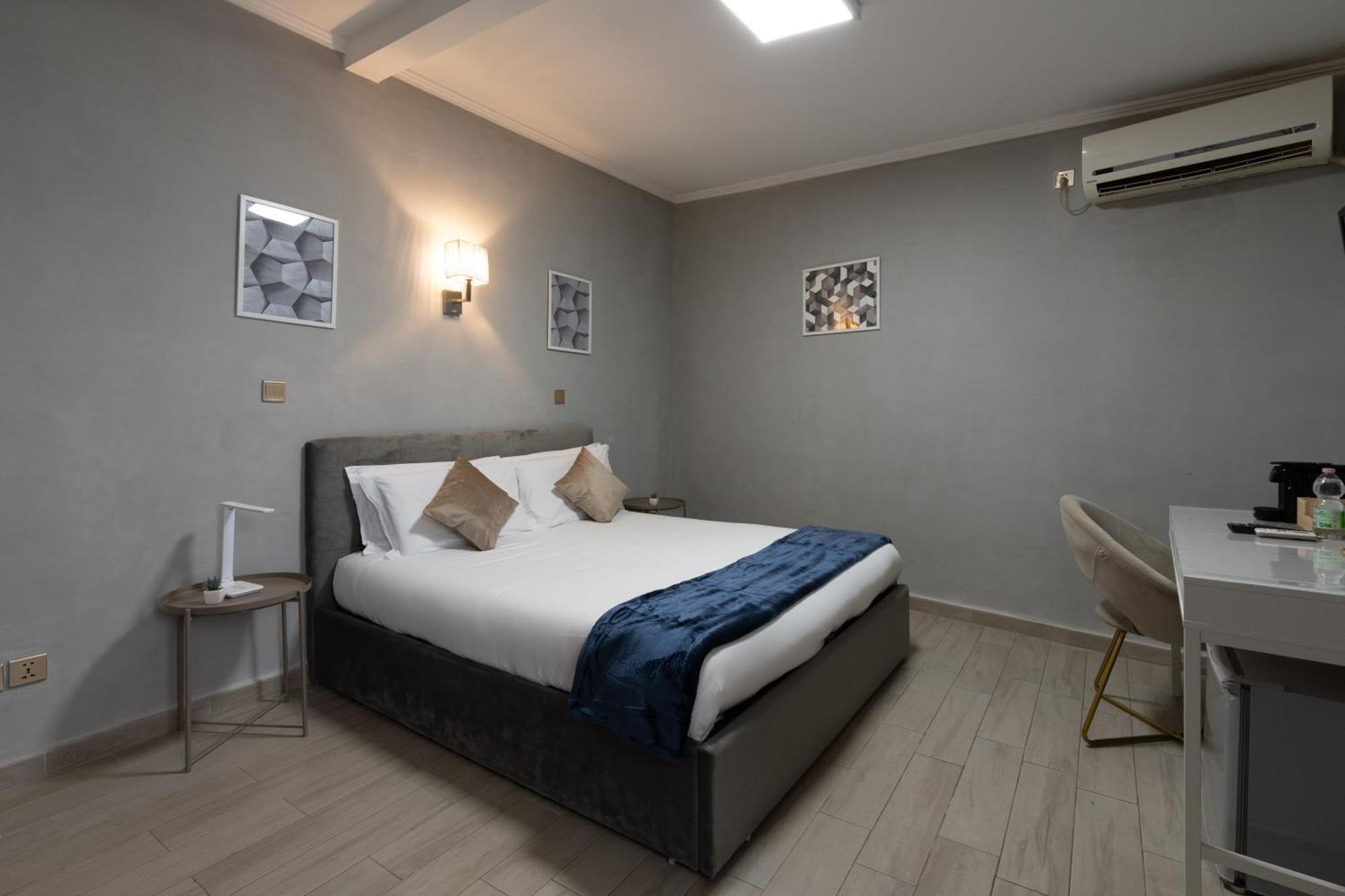 Portafortuna Guesthouse - Close To Colosseum Roma Exterior foto