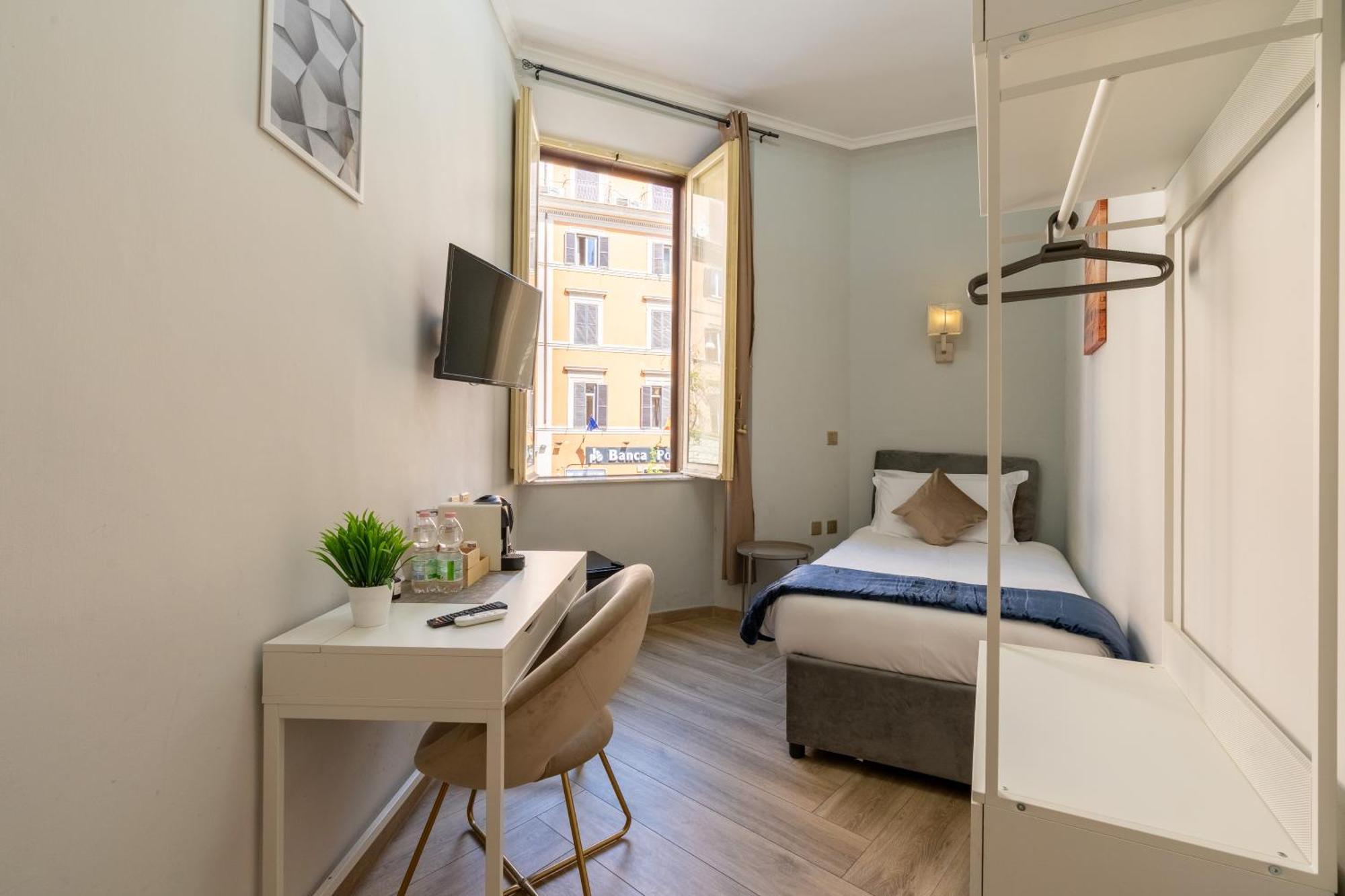 Portafortuna Guesthouse - Close To Colosseum Roma Exterior foto