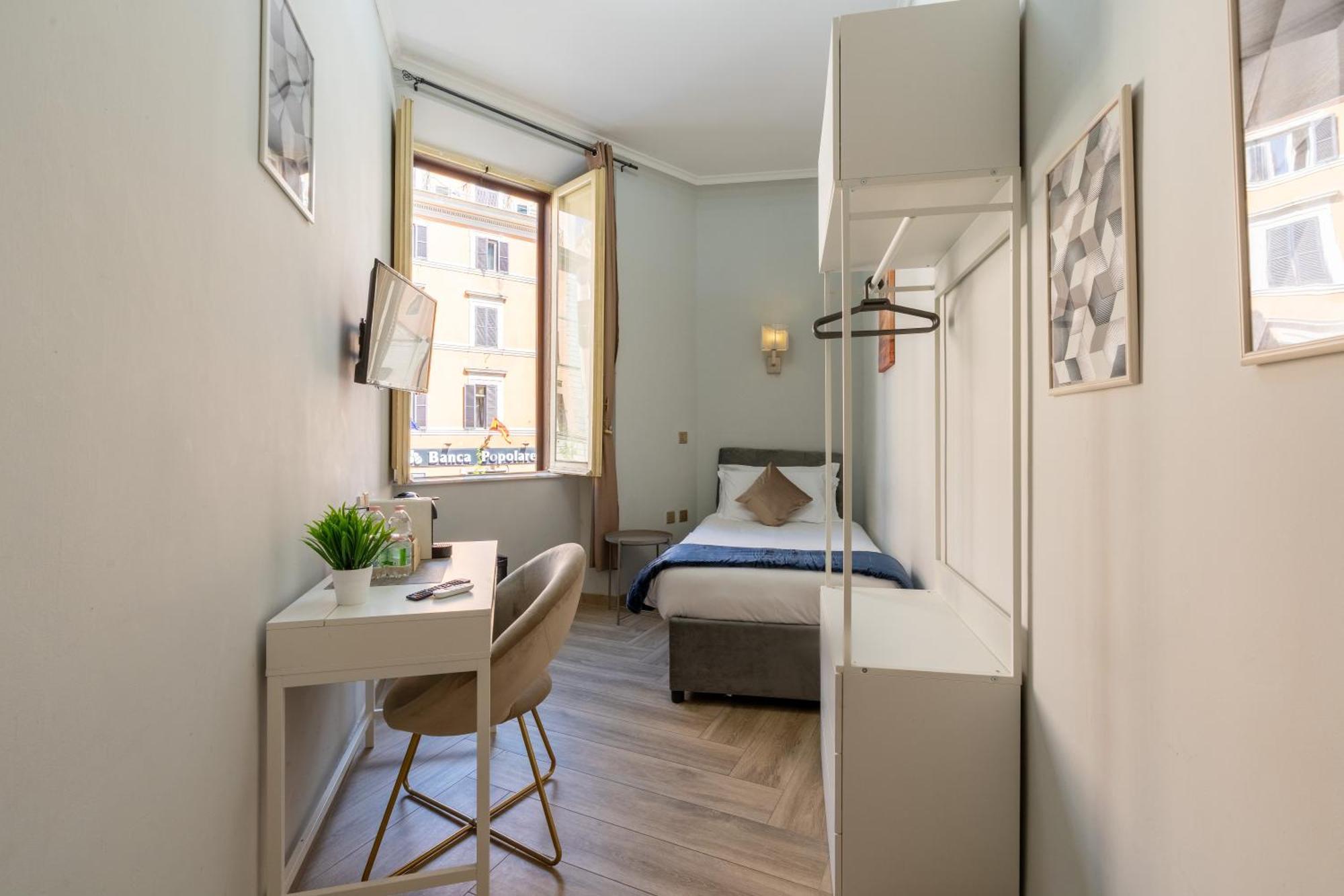 Portafortuna Guesthouse - Close To Colosseum Roma Exterior foto