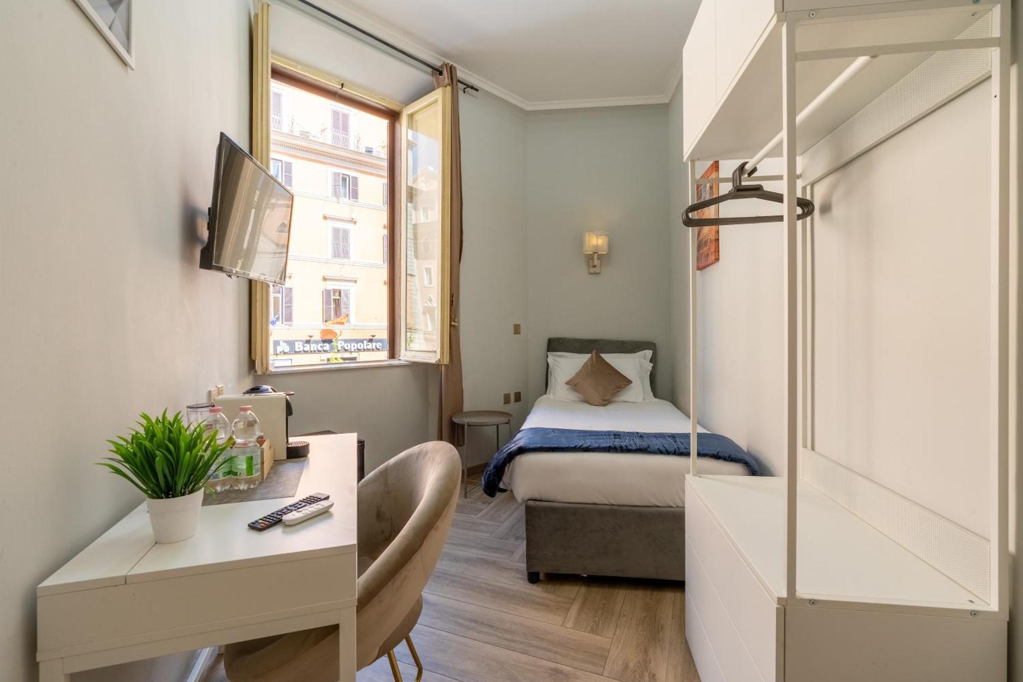 Portafortuna Guesthouse - Close To Colosseum Roma Exterior foto